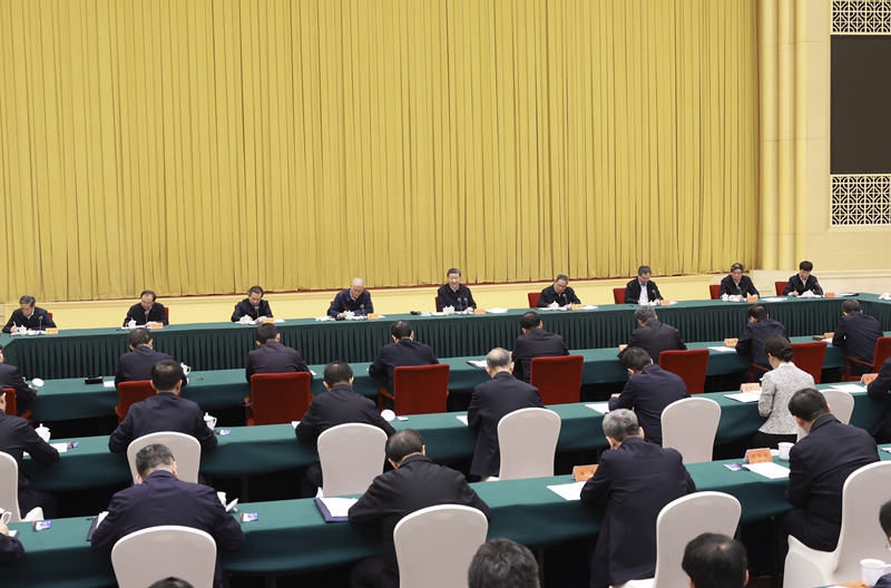 4月23日下午，中共中央總書記、國(guó)家主席、中央軍委主席習(xí)近平在重慶主持召開新時(shí)代推動(dòng)西部大開發(fā)座談會(huì)并發(fā)表重要講話。