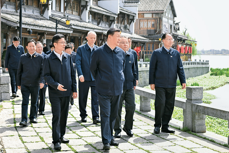 2024年3月18日至21日,中共中央總書記、國家主席、中央軍委主席習近平在湖南考察。這是19日上午,習近平在常德河街考察。