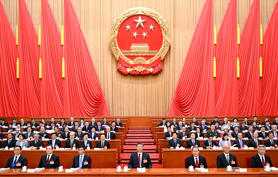 3月5日,第十四屆全國人民代表大會第三次會議在北京人民大會堂開幕。黨和國家領(lǐng)導(dǎo)人習(xí)近平、李強(qiáng)、王滬寧、蔡奇、丁薛祥、李希、韓正等出席大會。