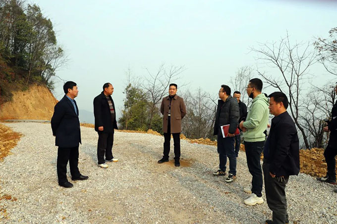 �f(w��n)��Ͷ�Y���F(tu��n)�hί��(sh��)ӛ�������L(zh��ng)�(y��ng)���֬F(xi��n)��(ch��ng)�{(di��o)�Ȋ����һ��������_(d��)վ�(xi��ng)Ŀ���O(sh��)��r